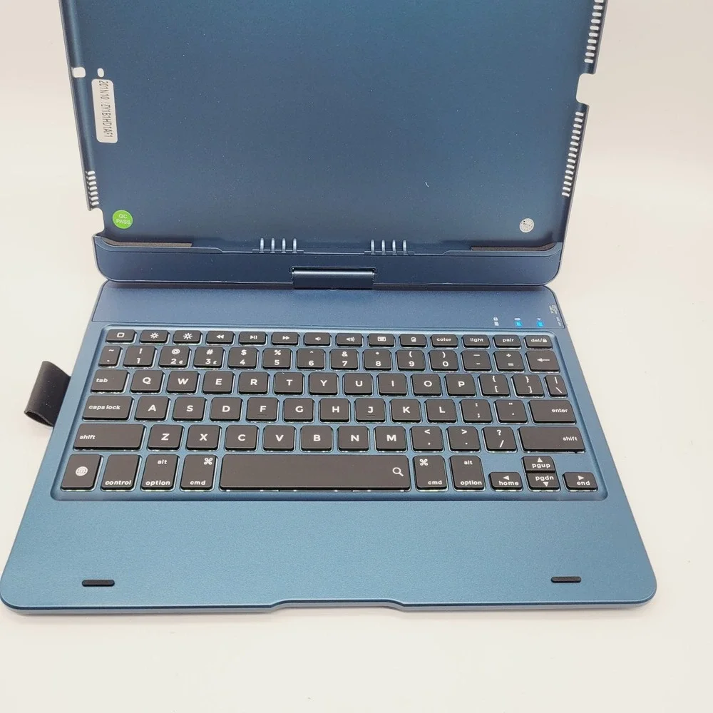 typecase 360° Keyboard Case Backlit iPad 10.2/Pro 10.5/Air 3 w/ Pencil Holder Bl